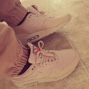Nike Air Max 1 Patch in Sand